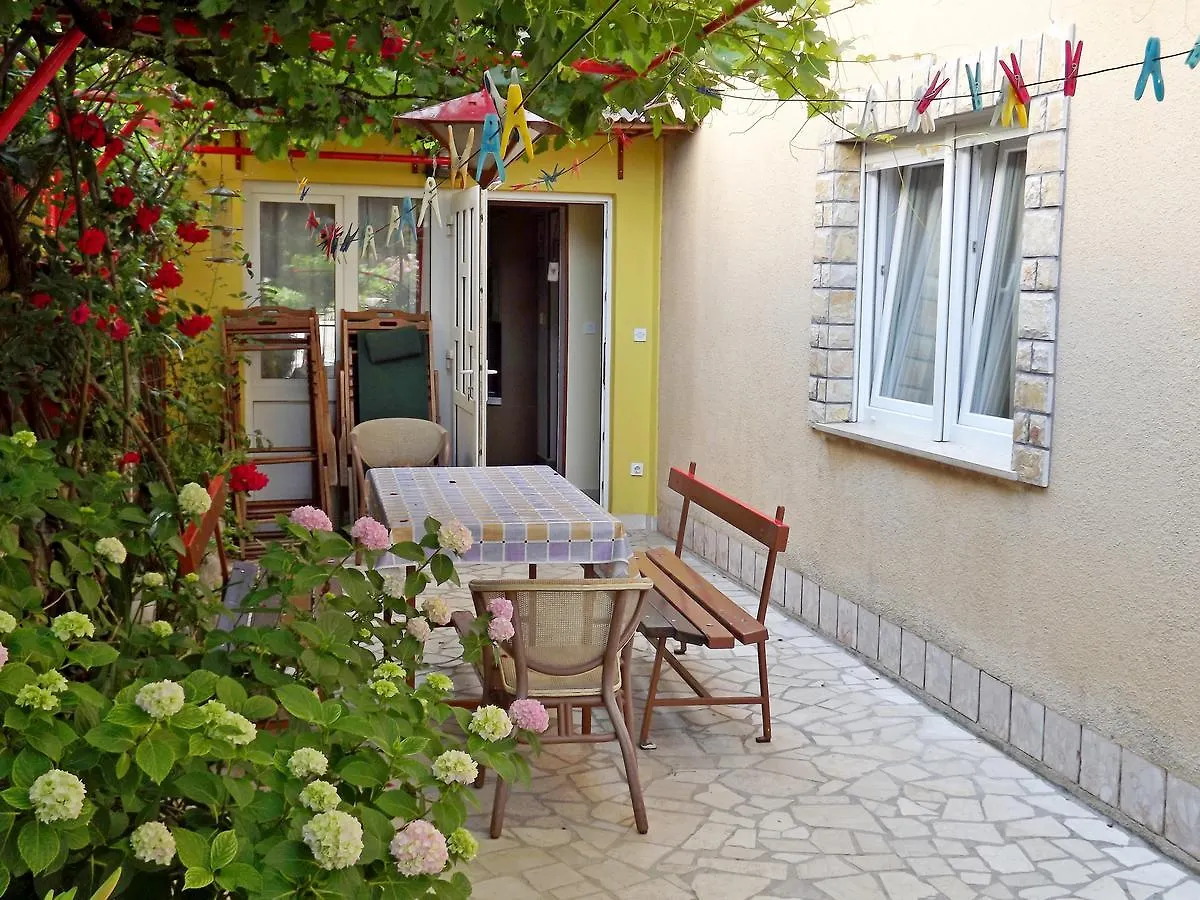 Apartments Maricic 200 Meters From The Beach 0*, Novi Vinodolski