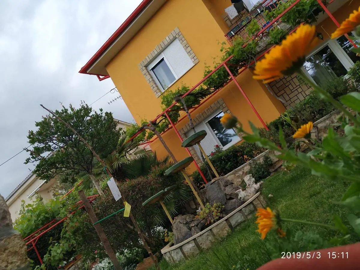 Apartments Maricic 200 Meters From The Beach Croatia